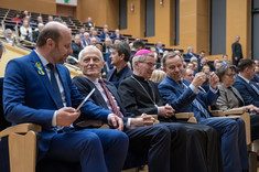 Od lewej: Konrad Fijołek, Andrzej Dec, bp Jan Wątroba, Władysław Ortyl,