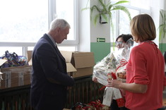 Mikołajkowe prezenty dla dzieci z Bezmiechowej