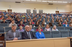 Uczestnicy wydarzenia. W pierwszym rzędzie od lewej: prof. P. Koszelnik, prof. PRz C. Jasiukiewicz, prof. PRz I. Włoch,