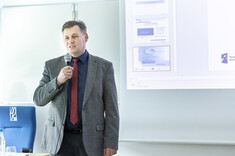Prof. M. Oleksy,
